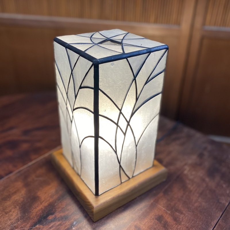 099H524  ステンドグラス・ランプ「すすきの行燈」
