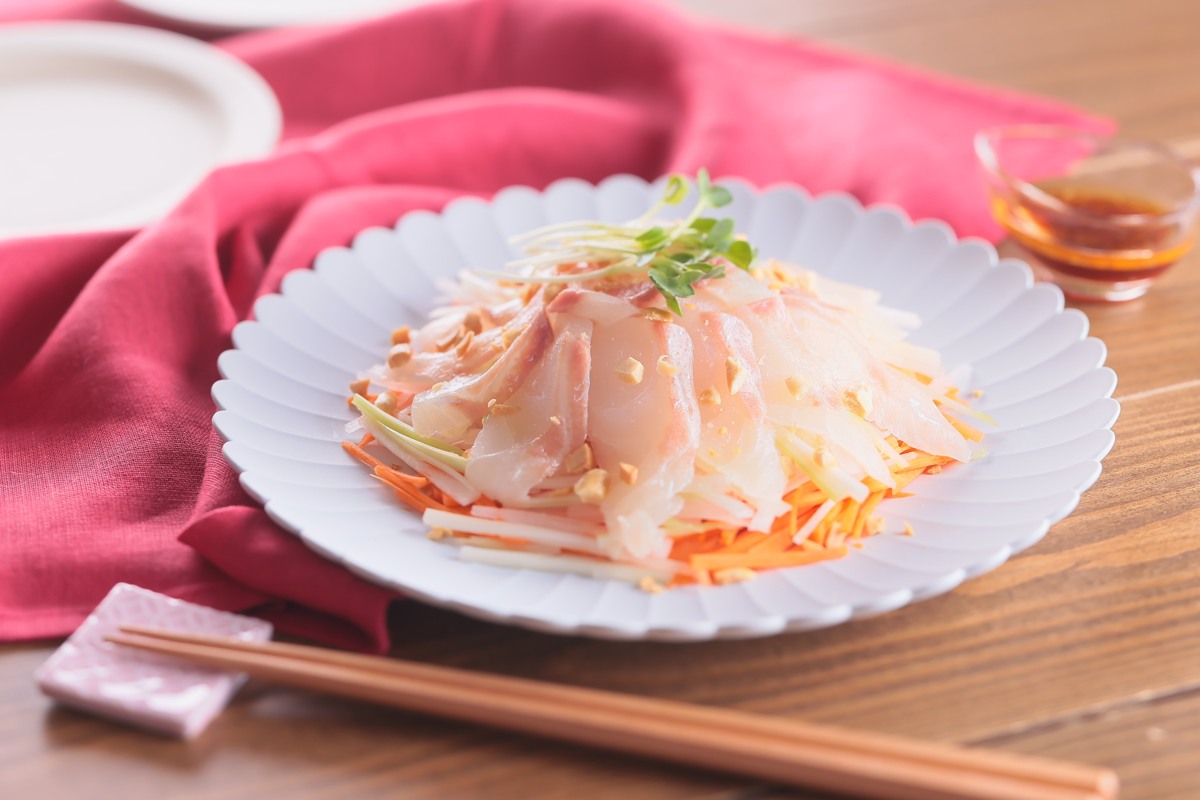 せん切り野菜とピーナッツの食感が楽しい 鯛の中華風サラダ